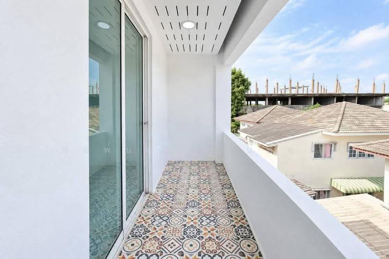 Renovated 3-Storey Townhouse: Nannapat, Don Mueang, Bangkok, Bangkok, ถนนประชาอุทิศ (ทำเลใกล้วัดสีกัน / วัดเวฬุวนาราม), Don Mueang, Bangkok, 4 Bedrooms, 84 sqm, Townhouse For Sale, by พิมพ์นภัส ภูธนภัทร, 500620154 - DDproperty.com