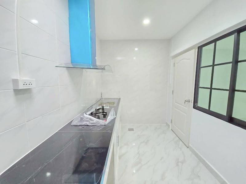 Renovated Townhouse: Erawan, Lam Luk Ka, Pathum Thani, Pathum Thani, ถนนลำลูกกา, Lat Sawai, Lam Luk Ka, Pathum Thani, 2 Bedrooms, 68 sqm, Townhouse For Sale, by พิมพ์นภัส ภูธนภัทร, 500620202 - DDproperty.com