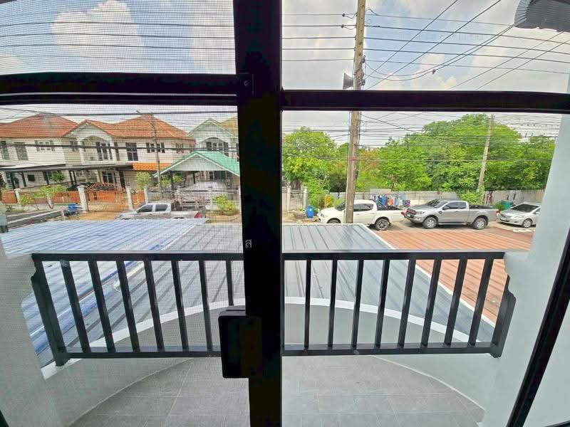 Renovated Townhouse: Erawan, Lam Luk Ka, Pathum Thani, Pathum Thani, ถนนลำลูกกา, Lat Sawai, Lam Luk Ka, Pathum Thani, 2 Bedrooms, 68 sqm, Townhouse For Sale, by พิมพ์นภัส ภูธนภัทร, 500620202 - DDproperty.com