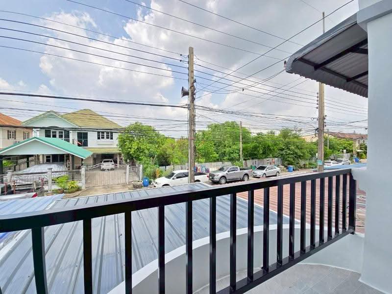 Renovated Townhouse: Erawan, Lam Luk Ka, Pathum Thani, Pathum Thani, ถนนลำลูกกา, Lat Sawai, Lam Luk Ka, Pathum Thani, 2 Bedrooms, 68 sqm, Townhouse For Sale, by พิมพ์นภัส ภูธนภัทร, 500620202 - DDproperty.com