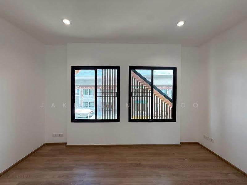 Areeya Mova Kaset-Nawamintr, Bangkok, Soi Moobaan Areeya Mowa, Chorake Bua, Lat Phrao, Bangkok, 3 Bedrooms, 180 sqm, Townhouse For Sale, by Jakkrit Nilchoo, 500620228 - DDproperty.com