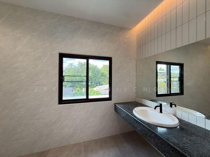 Areeya Mova Kaset-Nawamintr, Bangkok, Soi Moobaan Areeya Mowa, Chorake Bua, Lat Phrao, Bangkok, 3 Bedrooms, 180 sqm, Townhouse For Sale, by Jakkrit Nilchoo, 500620228 - DDproperty.com