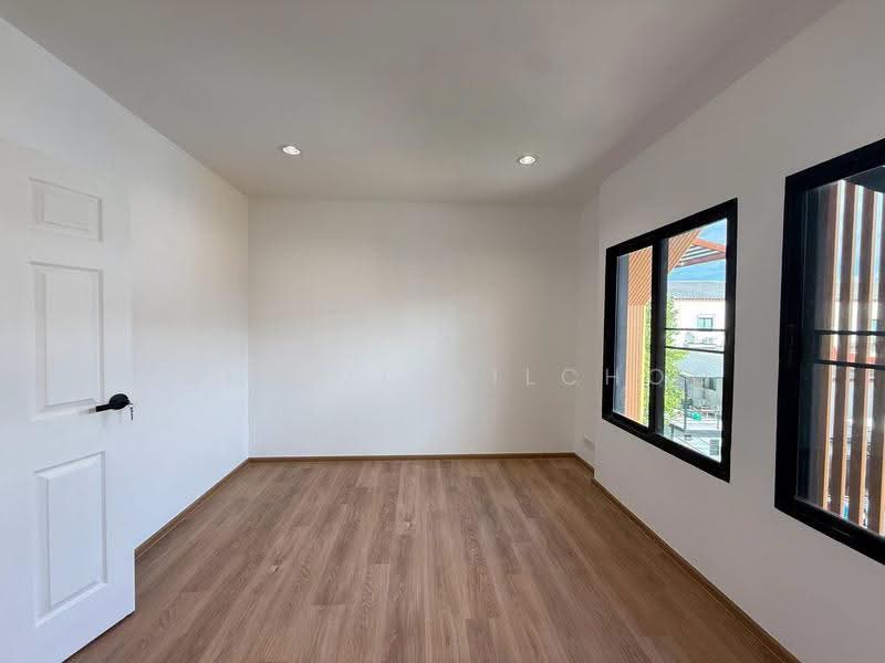 Areeya Mova Kaset-Nawamintr, Bangkok, Soi Moobaan Areeya Mowa, Chorake Bua, Lat Phrao, Bangkok, 3 Bedrooms, 180 sqm, Townhouse For Sale, by Jakkrit Nilchoo, 500620228 - DDproperty.com