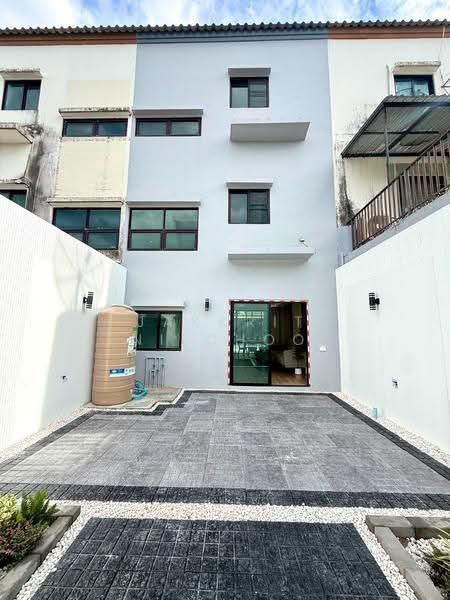 Areeya Mova Kaset-Nawamintr : อารียา โมวา เกษตร-นวมินทร์, กรุงเทพ, ซ. หมู่บ้านอารียา โมวา, จรเข้บัว, ลาดพร้าว, กรุงเทพ, 180 ตร.ม., ทาวน์เฮ้าส์ ขาย, โดย Jakkrit Nilchoo, 500620228 - DDproperty.com