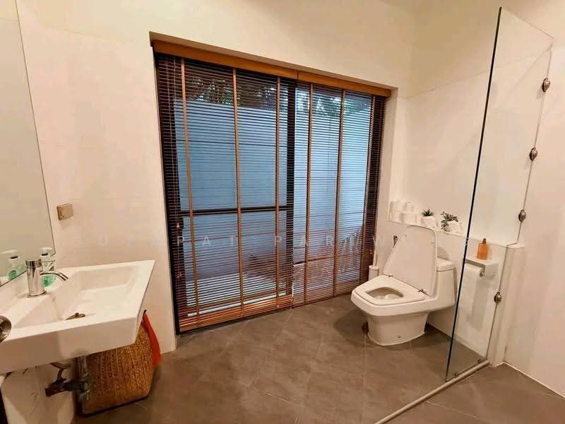 Baan Sasida, Bangkok, 19/1 Sukhumvit, Khong Tan, Khlong Toei, Bangkok, 3 Bedrooms, 220 sqm, Condo For Rent, by Sutapat Pariwong, 500620363 - DDproperty.com