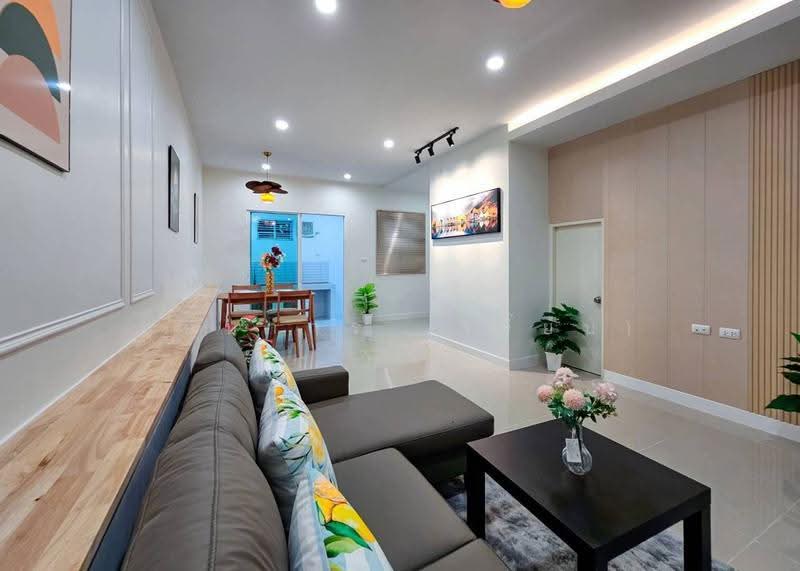 ทาวน์โฮม 3 ชั้น หมู่บ้านวิชชั่น สมาร์ทไลฟ์ บางบัวทอง (ซอยบัวทองแฟคทอรี่ 2) ใกล้ MRT สถานีบางพลู, Nonthaburi, บางกรวย - ไทรน้อย, Bang Rak Pattana, Bang Bua Thong, Nonthaburi, 3 Bedrooms, 120 sqm, Townhouse For Sale, by บุษบากร (เจี๊ยบ), 500620625 - DDproperty.com