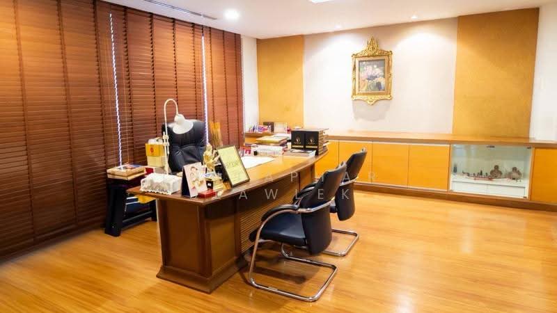 ขายอาคารสำนักงาน 4 ชั้น สุขุมวิท 20 ใจกลางอโศก พร้อมสตูดิโอและพื้นที่พักอาศัย, กรุงเทพ, คลองตันเหนือ, วัฒนา, กรุงเทพ, 2,496 ตร.ม., สำนักงาน ขาย, โดย Chidaphar Beawlek, 500620646 - DDproperty.com