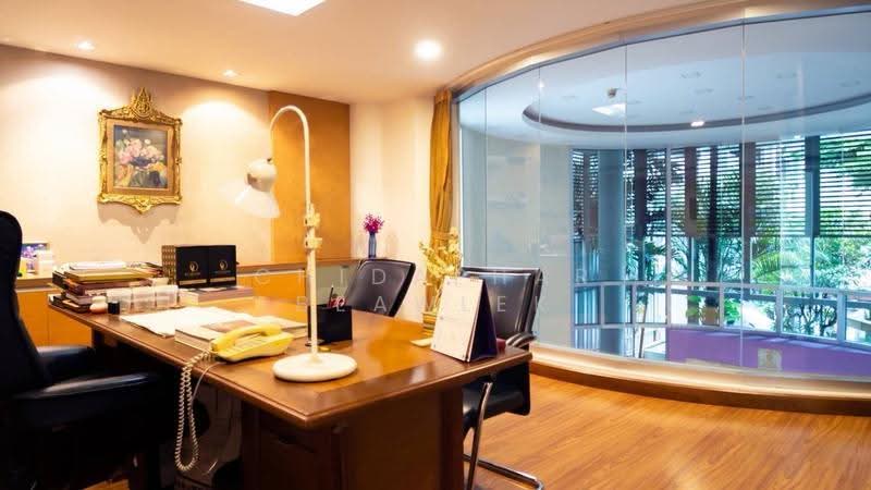 4-story office building for sale on Sukhumvit 20, in the heart of Asoke includes a studio and resid, Bangkok, Khlong Tan Nua, Watthana, Bangkok, , 2,496 sqm, Office Space For Sale, by Chidaphar Beawlek, 500620646 - DDproperty.com