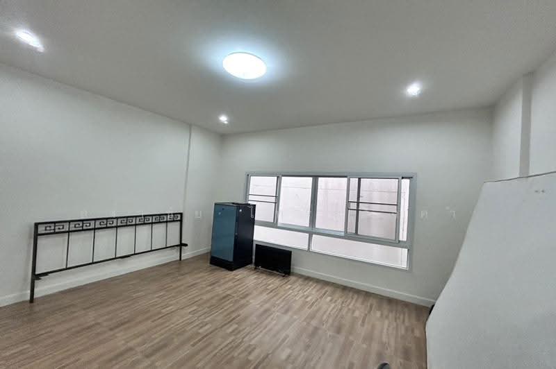 ขายและให้เช่าทาวน์โฮม 3 ชั้น ซอย รัชดาภิเษก 36 แยก 11-5 ใกล้ MRT ลาดพร้าว ม.จันทรเกษม, Bangkok, Chan Kasem, Chatuchak, Bangkok, 3 Bedrooms, 200 sqm, Townhouse For Sale, by สง่าชัย ไทรทองคำ, 500620669 - DDproperty.com