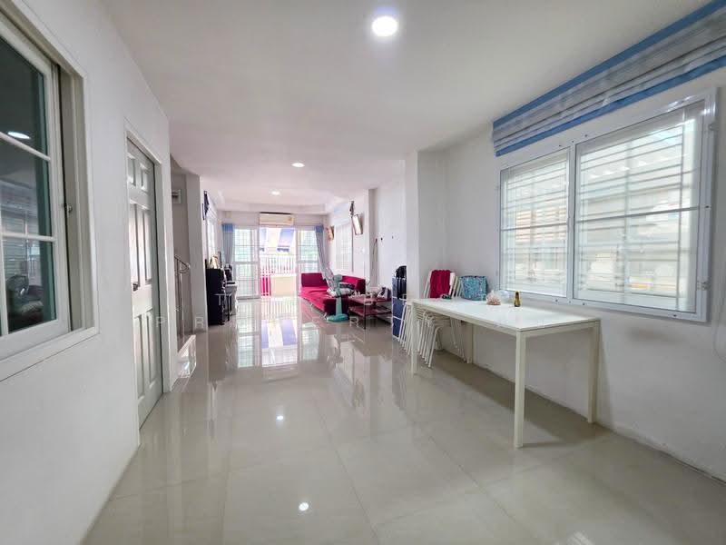 Moobaan Feungfah Villa 16 Phase 2, Samut Prakan, Soi Thepharak 98, Thepharak Road, Thepharak, Muang Samut Prakarn, Samut Prakan, 4 Bedrooms, 100 sqm, Townhouse For Sale, by The Best Property ฝน, 500620736 - DDproperty.com