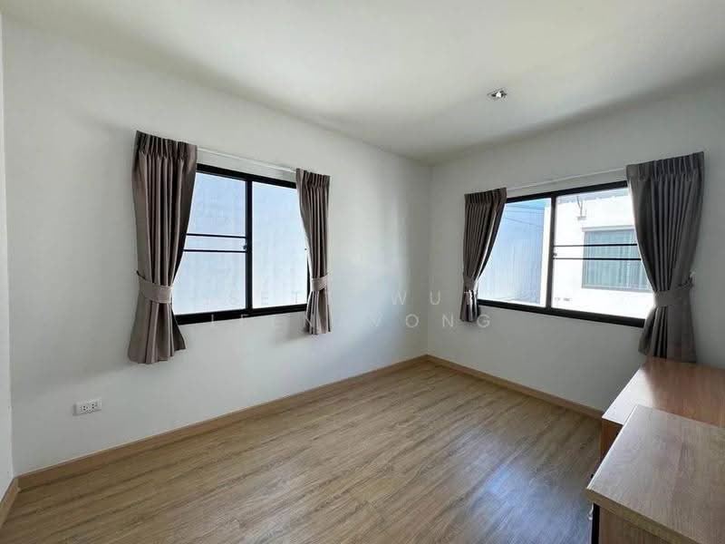 4-BR Townhouse, Bangkok, Saphan Sung, Bangkok, 4 Bedrooms, 163 sqm, Townhouse For Rent, by Settawut Leenavong, 500620790 - DDproperty.com