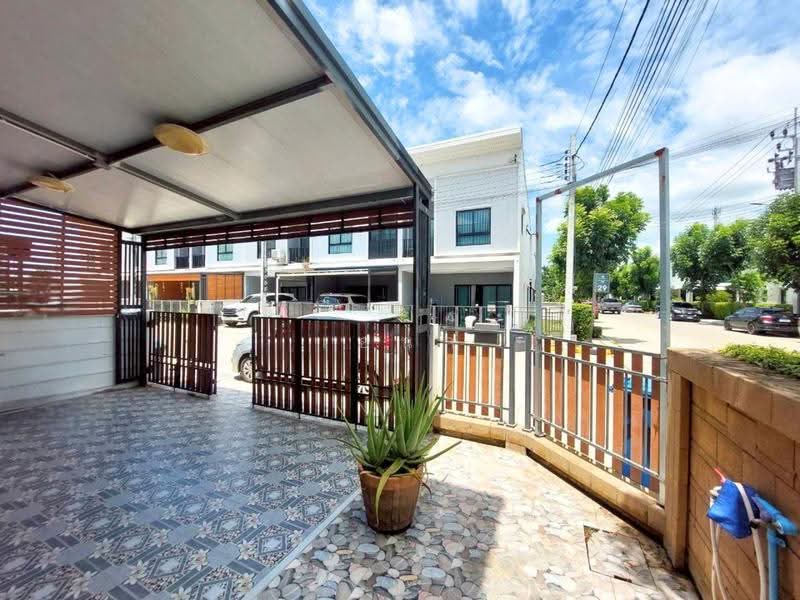 The Essence Chaiyaphruek-Wongwaen, Nonthaburi, Ban Kluay-Sai Noi Road, Sai Noi, Nonthaburi, 3 Bedrooms, 115 sqm, Townhouse For Sale, by เอนก, 500620852 - DDproperty.com