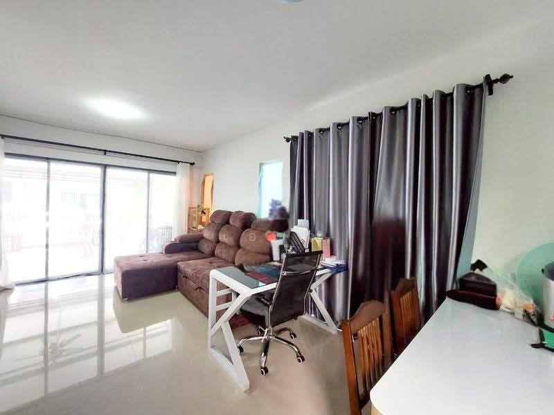 The Essence Chaiyaphruek-Wongwaen, Nonthaburi, Ban Kluay-Sai Noi Road, Sai Noi, Nonthaburi, 3 Bedrooms, 115 sqm, Townhouse For Sale, by เอนก, 500620852 - DDproperty.com