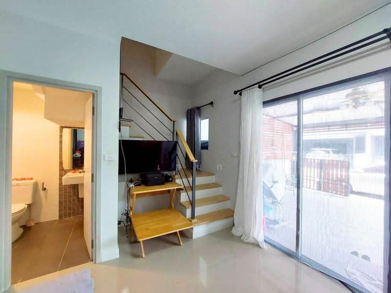 The Essence Chaiyaphruek-Wongwaen, Nonthaburi, Ban Kluay-Sai Noi Road, Sai Noi, Nonthaburi, 3 Bedrooms, 115 sqm, Townhouse For Sale, by เอนก, 500620852 - DDproperty.com
