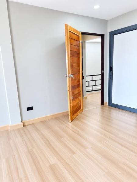 New house Renovated Prime Location Samkong Phuket, Phuket, -, Ratsada, Muang Phuket, Phuket, 3 Bedrooms, 160 sqm, Townhouse For Sale, by Connex Property, 500620887 - DDproperty.com