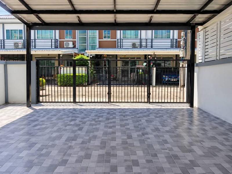 Lio Rattanathibet-Westgate, Nonthaburi, Soi Wat Sao Thong Hin, Sao Thong Hin, Bang Yai, Nonthaburi, 4 Bedrooms, 130 sqm, Townhouse For Sale, by กรกฤตย์ บุญสระ, 500620971 - DDproperty.com