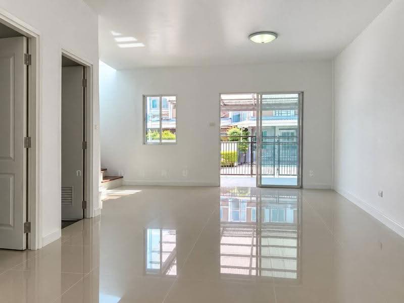 Lio Rattanathibet-Westgate, Nonthaburi, Soi Wat Sao Thong Hin, Sao Thong Hin, Bang Yai, Nonthaburi, 4 Bedrooms, 130 sqm, Townhouse For Sale, by กรกฤตย์ บุญสระ, 500620971 - DDproperty.com