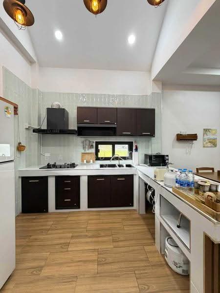 A house for rent near Thawee Roj Market, Chiang Mai Rental Price: 35,000 THB / month No.10H260, Chiang Mai, Ki Lek, Mae Rim, Chiang Mai, 2 Bedrooms, 120 sqm, Single Detached House For Rent, by Baandeedee Chiangmai, 500621019 - DDproperty.com