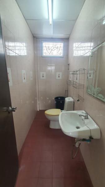 The village is located at Moo Baan Yoo Charoen, Soi Therd Ratchan 45, Si Kan Subdistrict, Don Mueang, Bangkok, Si Khan, Don Mueang, Bangkok, 3 Bedrooms, 128 sqm, Townhouse For Sale, by ภวิษย์พร โรจนเกียรติกุล, 500621022 - DDproperty.com