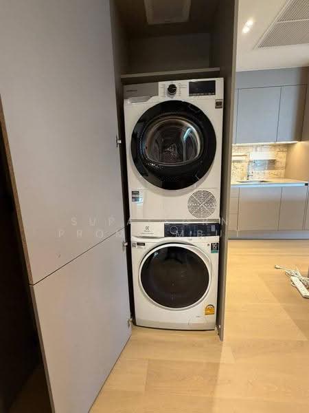Tonson One Residence, Bangkok, Soi Tonson, Ploenchit Road, Lumphini, Pathum Wan, Bangkok, 2 Bedrooms, 102 sqm, Condo For Rent, by Supatsorn Promsombut, 500621374 - DDproperty.com