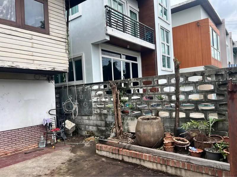 3-BR House, Bangkok, Khlong Chaokhun Sing, Wang Thonglang, Bangkok, 3 Bedrooms, 108 sqm, Single Detached House For Sale, by Supatsorn Promsombut, 500621511 - DDproperty.com