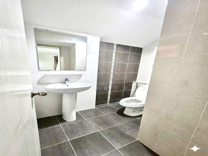 Village Park Sriracha, Chon Buri (Pattaya), Laem Chabang, Bang Lamung, Bang Lamung (Pattaya), Chon Buri (Pattaya), 3 Bedrooms, 150 sqm, Single Detached House For Sale, by A.T.A. Property, 500621609 - DDproperty.com