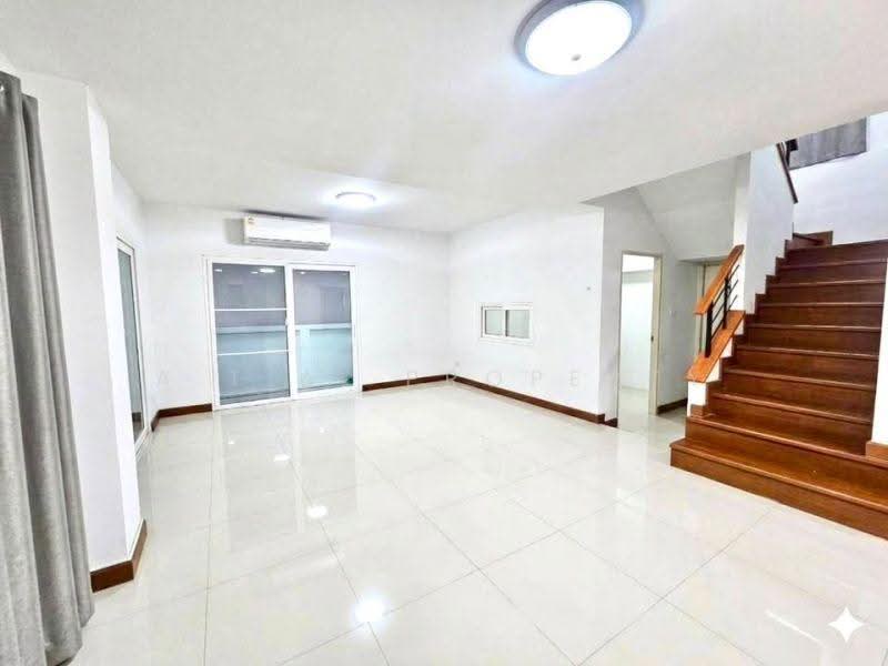 Village Park Sriracha, Chon Buri (Pattaya), Laem Chabang, Bang Lamung, Bang Lamung (Pattaya), Chon Buri (Pattaya), 3 Bedrooms, 150 sqm, Single Detached House For Sale, by A.T.A. Property, 500621609 - DDproperty.com
