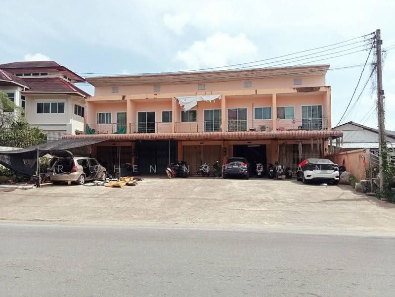 For Sale: 5 adjoining townhouses, sold with existing tenants. Prime location near Khlong R.5. Total, Songkhla, Kho Hong, Hat Yai, Songkhla, 2 Bedrooms, 100 sqm, Townhouse For Sale, by Rachen Nopsuwan, 500621767 - DDproperty.com