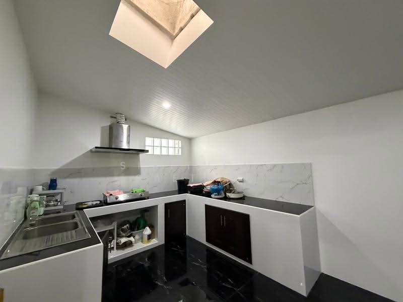 Sriwara Town in Town, Bangkok, Sriwara Road, Phlapphla, Wang Thonglang, Bangkok, 4 Bedrooms, 300 sqm, Townhouse For Rent, by Sirithong Saetang, 500621822 - DDproperty.com
