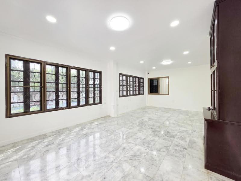 Chaiyaphruek Ramintra, Bangkok, Sukhaphiban 5 Road, Tha Rang, Bang Khen, Bangkok, 5 Bedrooms, 300 sqm, Single Detached House For Rent, by รพีร์ทัธ Rhapeethut (ทัธ), 500621831 - DDproperty.com