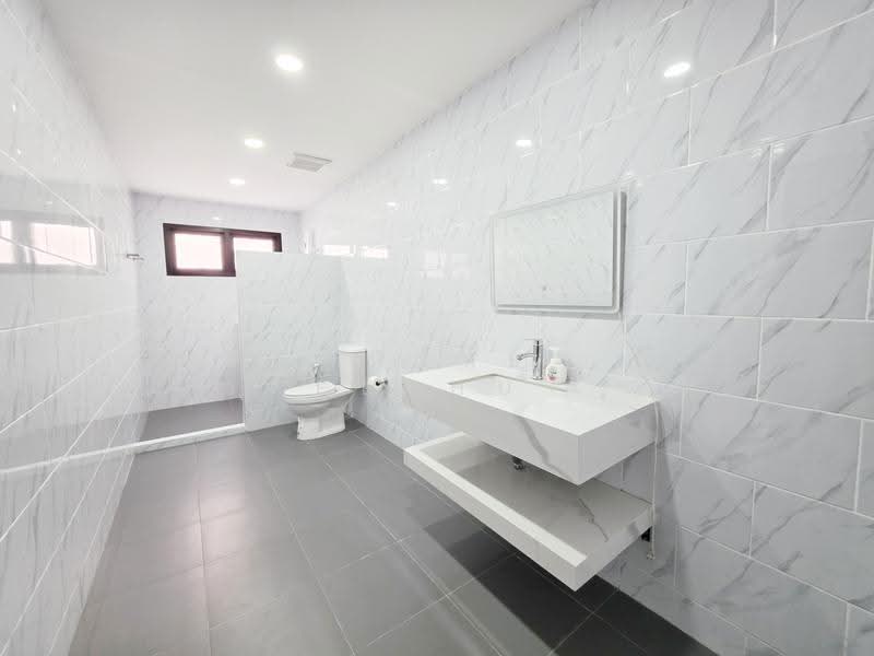 Chaiyaphruek Ramintra, Bangkok, Sukhaphiban 5 Road, Tha Rang, Bang Khen, Bangkok, 5 Bedrooms, 300 sqm, Single Detached House For Rent, by รพีร์ทัธ Rhapeethut (ทัธ), 500621831 - DDproperty.com