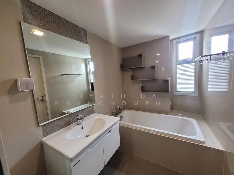 Maestro 39, Bangkok, Sukhumvit Road, Khlong Tan Nua, Watthana, Bangkok, 2 Bedrooms, 64 sqm, Condo For Rent, by Piyathida Phanchomphu, 500621862 - DDproperty.com