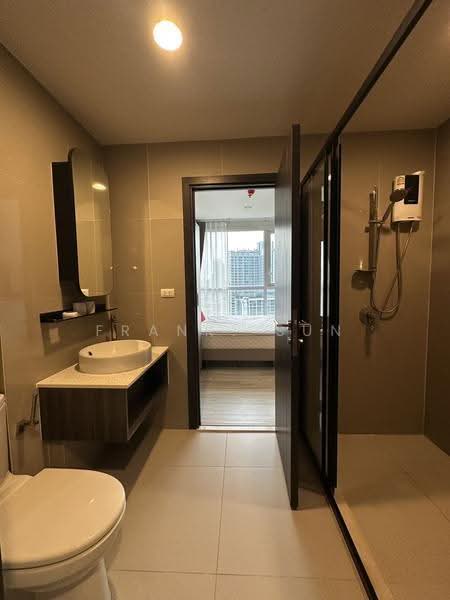 XT Huaikhwang, Bangkok, 244 Ratchadaphisek Road, Huai Khwang, Bangkok, 1 Bedroom, 35 sqm, Condo For Rent, by Frank. Sun, 500621891 - DDproperty.com