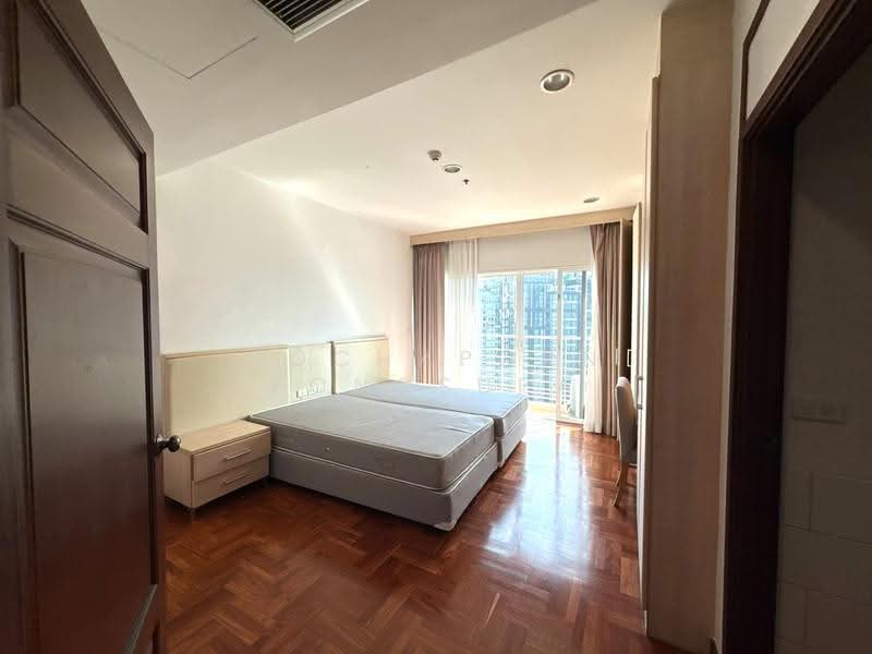 The Grand Sethiwan, Bangkok, 82 Soi Sukhumvit 24, Khong Tan, Khlong Toei, Bangkok, 3 Bedrooms, 250 sqm, Condo For Rent, by Gochaporn Fongsupa, 500621896 - DDproperty.com