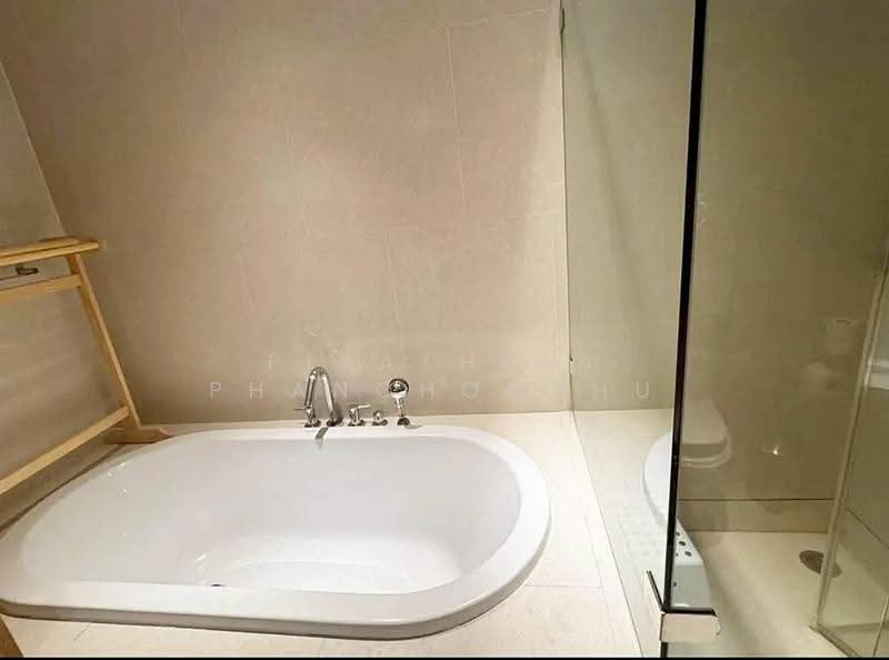The Emporio Place, Bangkok, 93 Soi Sukhumvit 24, Sukhumvit Road, Khong Tan, Khlong Toei, Bangkok, 1 Bedroom, 83 sqm, Condo For Rent, by Piyathida Phanchomphu, 500621979 - DDproperty.com