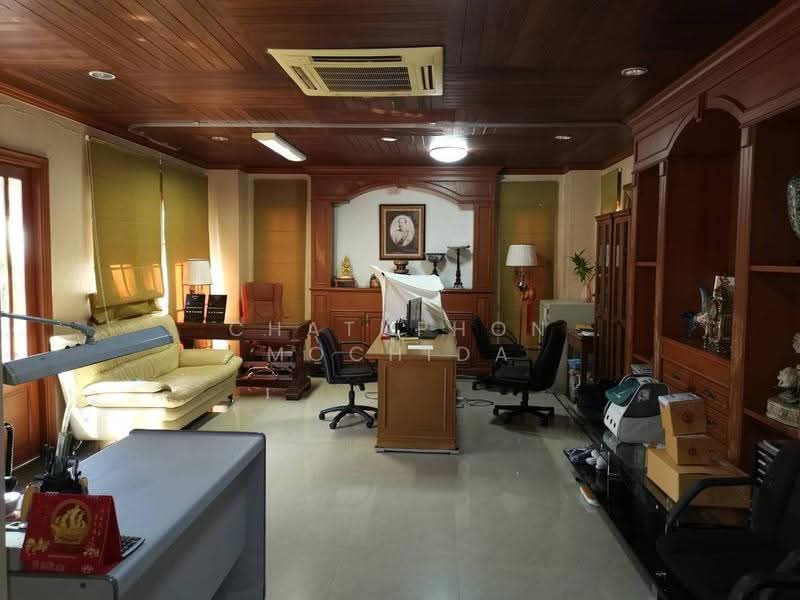 5-BR House, Bangkok, Suan Luang, Bangkok, 5 Bedrooms, 900 sqm, Single Detached House For Sale, by Chatuphon Mochida, 500621988 - DDproperty.com