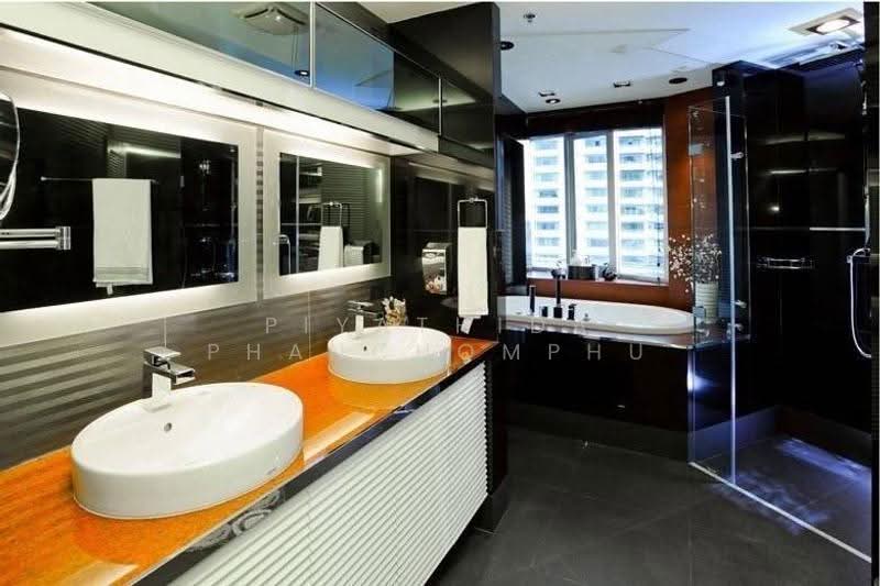 The Master Centrium Asoke-Sukhumvit, Bangkok, Sukhumvit 21, Khlongtoei Nua, Watthana, Bangkok, 2 Bedrooms, 166 sqm, Condo For Rent, by Piyathida Phanchomphu, 500622175 - DDproperty.com