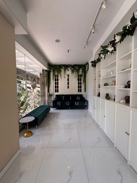 2-Story Massage for Takeover in Silom-Sala Daeng BTS Walk Distance, Bangkok, สีลม, Suriyawong, Bang Rak, Bangkok, , 405 sqm, Shophouse For Sale, by Chutinun Mungmai, 500622209 - DDproperty.com