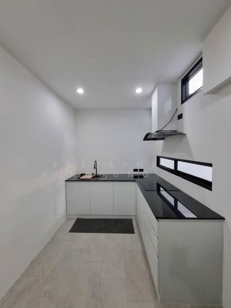 3-BR House, Bangkok, Suan Luang, Bangkok, 3 Bedrooms, 260 sqm, Single Detached House For Sale, by Pattaporn Yongsungnone, 500622229 - DDproperty.com