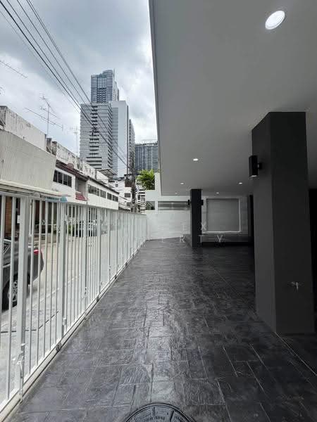 Brand-New 4-Story Home Office in Rama 9, Bangkok, พระราม 9, Huai Khwang, Bangkok, Studio, 700 sqm, Single Detached House For Sale, by Connex Property, 500622281 - DDproperty.com