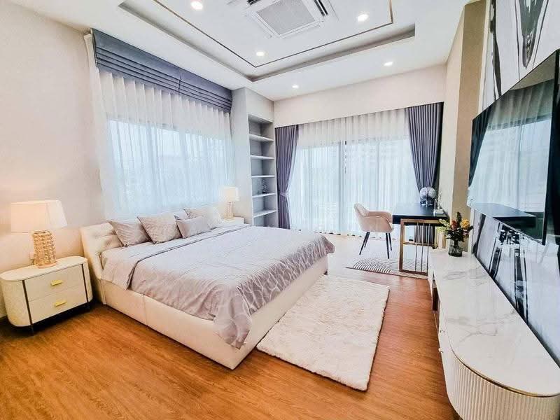 Perfect Masterpiece Sukhumvit 77, Samut Prakan, Soi Mu Ban Perfect Place Sukhumvit 77, Rachathewa, Bang Plee, Samut Prakan, 5 Bedrooms, 585 sqm, Single Detached House For Rent, by Pattaporn Yongsungnone, 500622351 - DDproperty.com