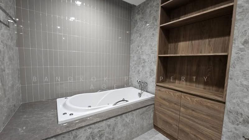 Baan Suan Plu, Bangkok, Soi Phatthanasin, Thung Maha Mek, Sathon, Bangkok, 3 Bedrooms, 295 sqm, Condo For Rent, by BANGKOK PROPERTY AGENTS, 500622445 - DDproperty.com
