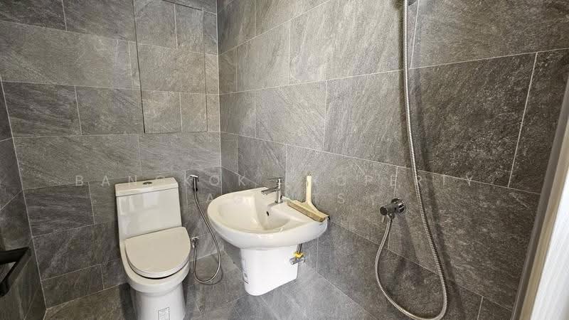 Baan Suan Plu, Bangkok, Soi Phatthanasin, Thung Maha Mek, Sathon, Bangkok, 3 Bedrooms, 295 sqm, Condo For Rent, by BANGKOK PROPERTY AGENTS, 500622445 - DDproperty.com