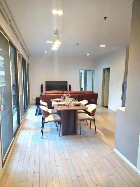 Noble Solo, Bangkok, 988 Thong Lo, Khlong Tan Nua, Watthana, Bangkok, 2 Bedrooms, 84 sqm, Condo For Sale, by Thanyalak Ajmera, 500622500 - DDproperty.com