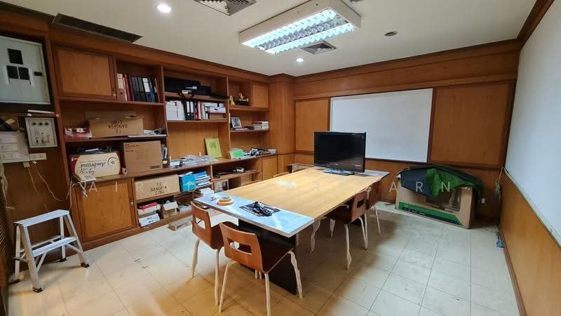 Supalai Place Sukhumvit 39, Bangkok, 175-179 Soi Sukhumvit 39 Sukhumvit Road, Khlong Tan Nua, Watthana, Bangkok, 4 Bedrooms, 250 sqm, Condo For Rent, by Airada Parasarn, 500622584 - DDproperty.com
