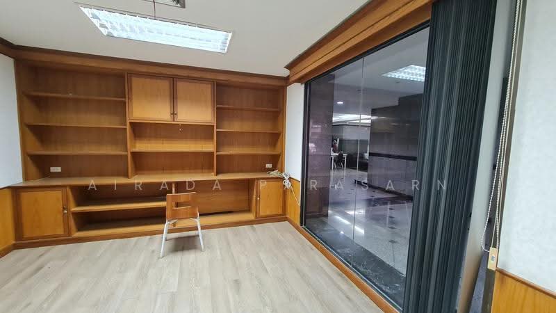 Supalai Place Sukhumvit 39, Bangkok, 175-179 Soi Sukhumvit 39 Sukhumvit Road, Khlong Tan Nua, Watthana, Bangkok, 4 Bedrooms, 250 sqm, Condo For Rent, by Airada Parasarn, 500622584 - DDproperty.com