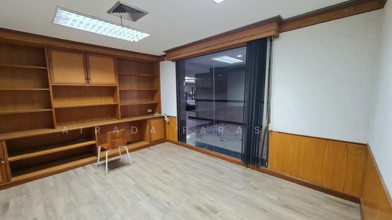 Supalai Place Sukhumvit 39, Bangkok, 175-179 Soi Sukhumvit 39 Sukhumvit Road, Khlong Tan Nua, Watthana, Bangkok, 4 Bedrooms, 250 sqm, Condo For Rent, by Airada Parasarn, 500622584 - DDproperty.com