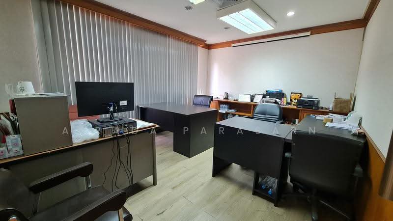 Supalai Place Sukhumvit 39, Bangkok, 175-179 Soi Sukhumvit 39 Sukhumvit Road, Khlong Tan Nua, Watthana, Bangkok, 4 Bedrooms, 250 sqm, Condo For Rent, by Airada Parasarn, 500622584 - DDproperty.com
