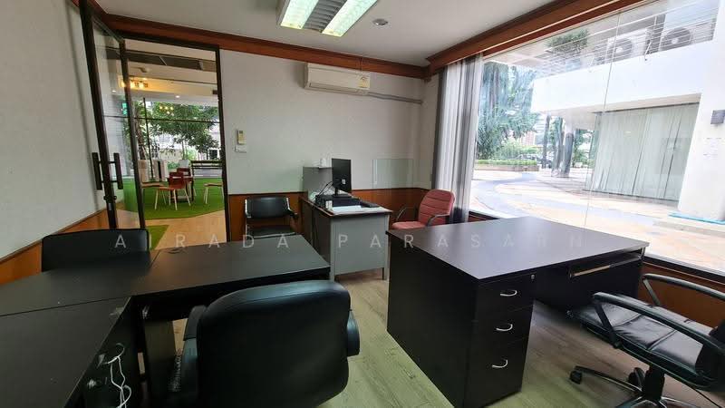Supalai Place Sukhumvit 39, Bangkok, 175-179 Soi Sukhumvit 39 Sukhumvit Road, Khlong Tan Nua, Watthana, Bangkok, 4 Bedrooms, 250 sqm, Condo For Rent, by Airada Parasarn, 500622584 - DDproperty.com