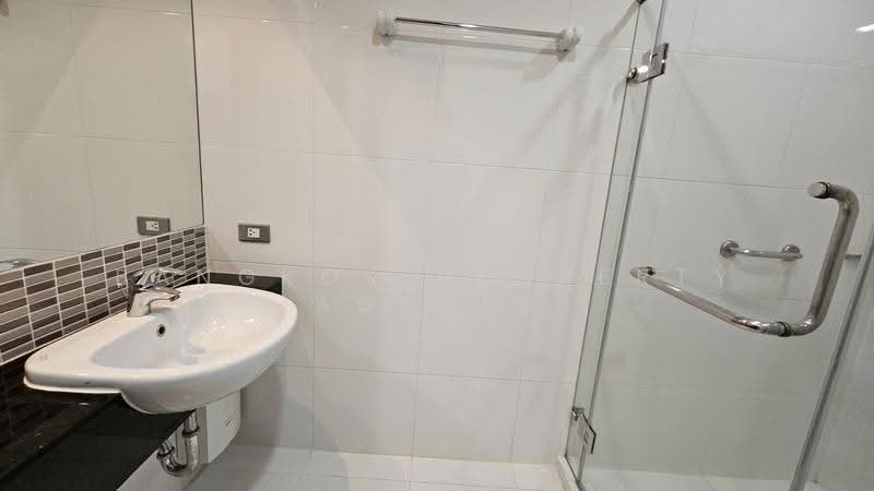 The Residence Sukhumvit 24, Bangkok, Soi Sukhumvit 24, Khong Tan, Khlong Toei, Bangkok, 5 Bedrooms, 640 sqm, Condo For Rent, by BANGKOK PROPERTY AGENTS, 500622625 - DDproperty.com
